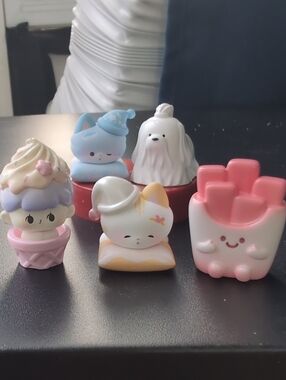 ✨Bundle Deal Of (5) Designer Beans/Mini Figures From Various Companies